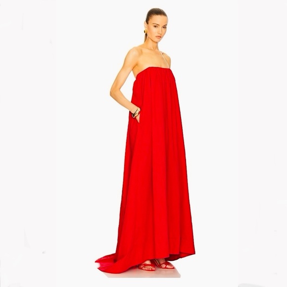 Sold HELSA crinkle pleated gown-sold out everywhere - Picture 2 of 13
